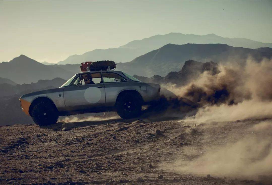 安踏跨界多元化 布局非公路休閑車(chē)與日用化工專用設(shè)備制造